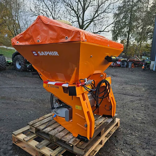 Winterdienststreuer WDS750 von Saphir