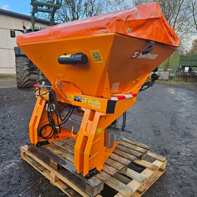 Winterdienststreuer WDS750 von Saphir